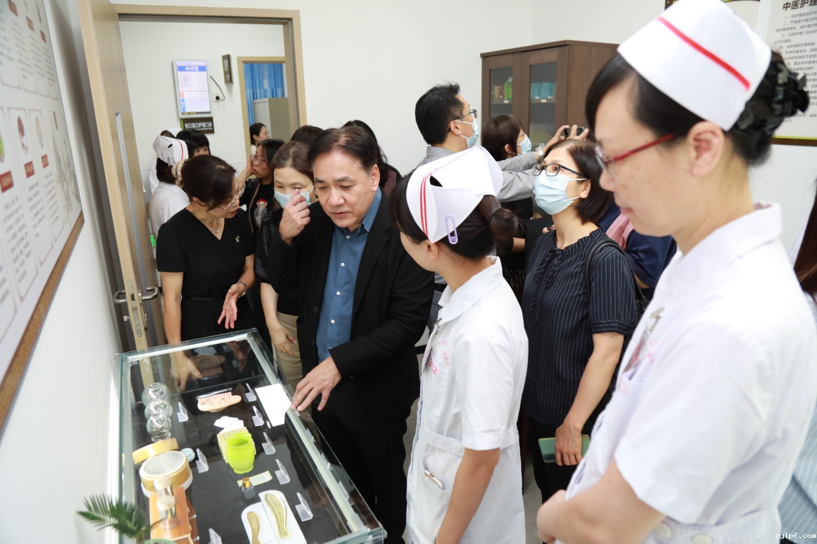 6.4 护理专科门诊（2）.JPG